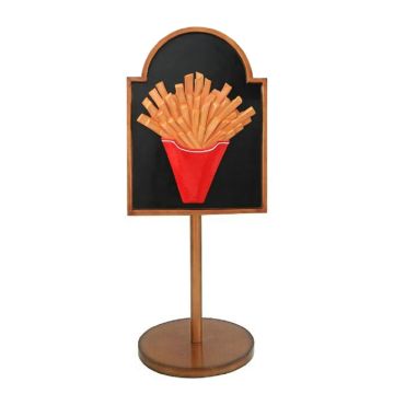 Pommes auf Angebotstafel auf Ständer vergrößert