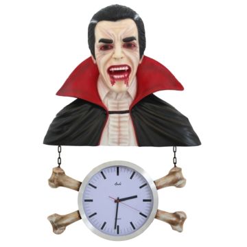 Dracula Uhr lebensgroß
