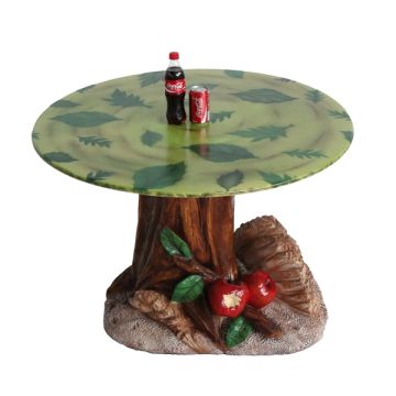 Baumtisch lebensgroß