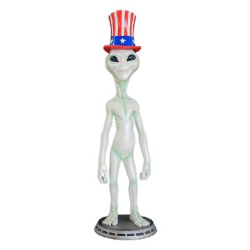 Alien mit amerikanischem Hut lebensgroß