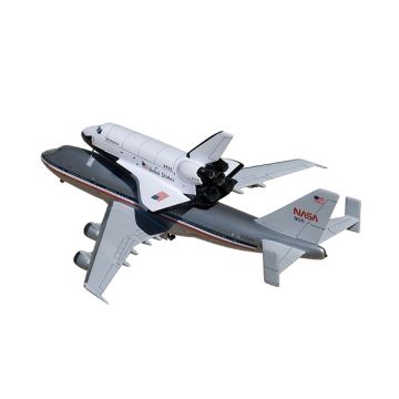 Flugzeug Boeing 747 und Space Shuttle verkleinert
