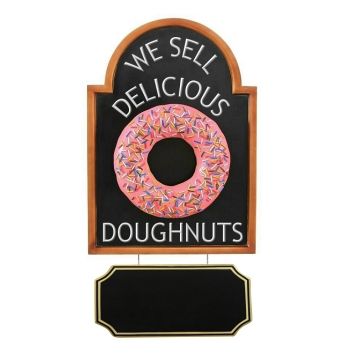 Donut rosa auf Angebotstafel mit Angebotsschild vergrößert