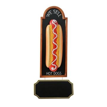 Hotdog auf Angebotstafel mit Angebotsschild vergrößert
