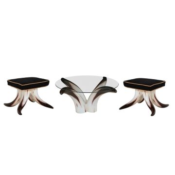 Stierhorntisch mit Glasplatte und Stierhornhocker lebensgroß