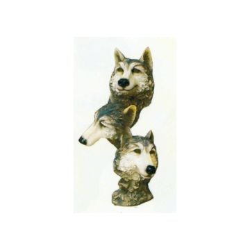 3 Wolfsköpfe als Statue verkleinert