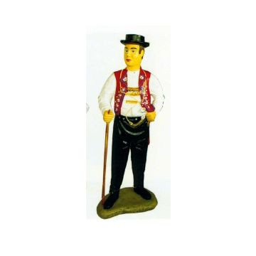 großer Bayer mit Wanderstock lebensgroß