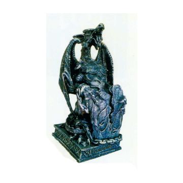 gothischer Drache zerreißt Grabstein verkleinert