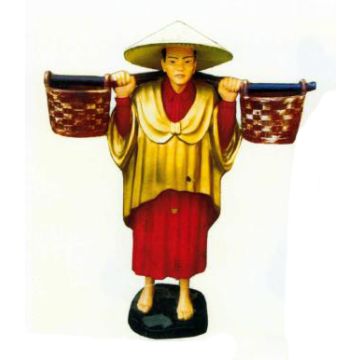 großer chinesischer Wasserträger lebensgroß