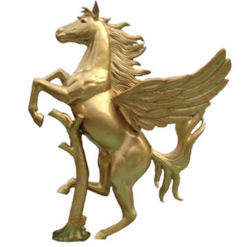 goldener Pegasus an Baumstamm lebensgroß