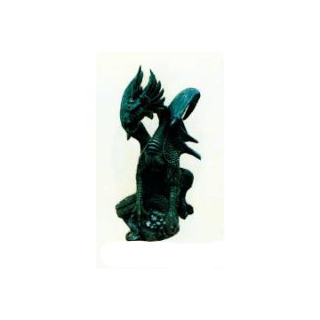 Drache beschützt Schatz verkleinert