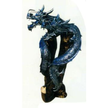 doppelter Drache am Baumstamm verkleinert