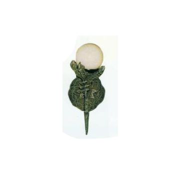 Hand mit Fackel als Wandlampe verkleinert