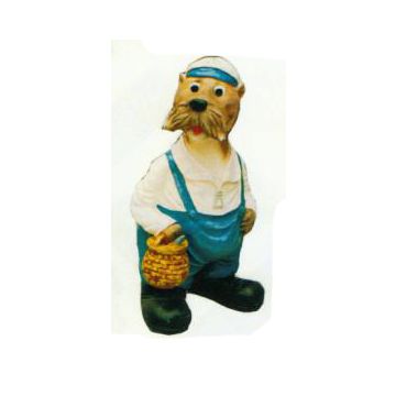 Robbe als Seemann mit Fischkorb lebensgroß