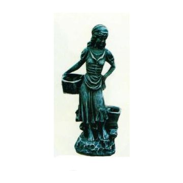 Mädchenfigur mit Pflanzkästen verkleinert