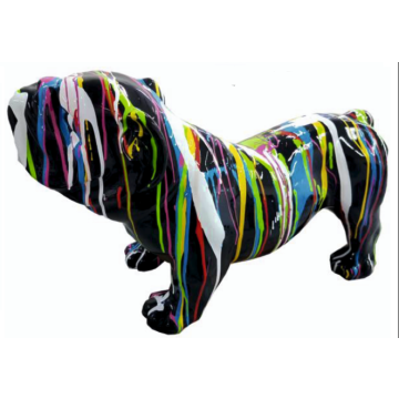 Bulldogge mit buntem Farbverlauf lebensgroß