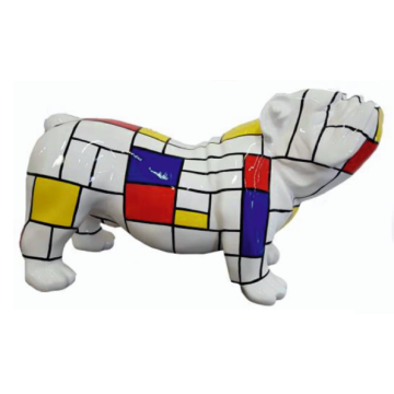 Bulldogge mit bunten Kästchen  lebensgroß
