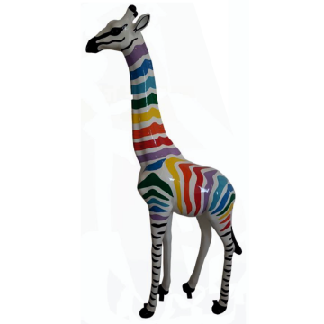 Giraffe bunte Streifen lebensgroß