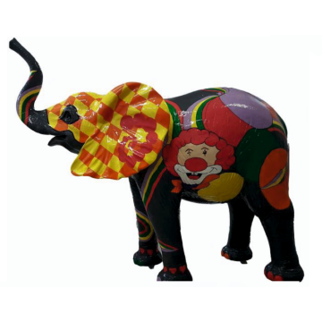 Elefant Zirkus lebensgroß
