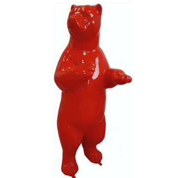 Bär rot lebensgroß