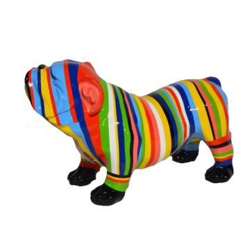 Gestreifte Bulldogge lebensgroß