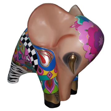 Elefant mit Kunstbemalung lebensgroß
