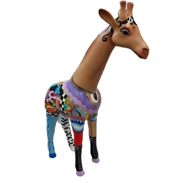 Künstlerisch bemalte Giraffe lebensgroß